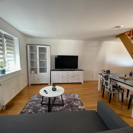 Appartement Grosses Und Modernes Fuer 3 Gaeste